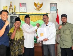 BAZNAS Ciamis Salurkan Kursi Roda dan Bantuan Rumah di Cihaurbeuti
