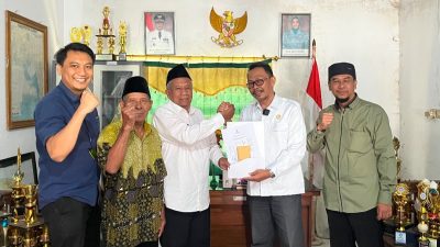 BAZNAS Ciamis Salurkan Kursi Roda dan Bantuan Rumah di Cihaurbeuti