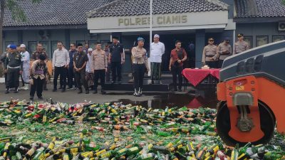 Polres Ciamis Musnahkan 5.599 Botol Miras, Pemkab Siapkan Perda 